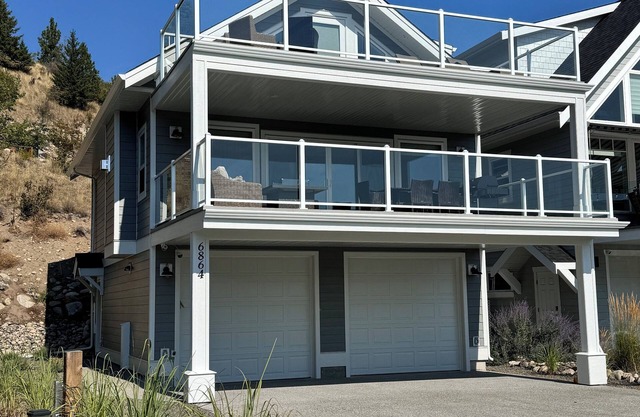 Beautiful, luxurious, brand new with lake view cottage. Best location in La Casa