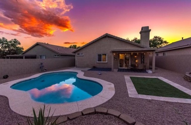 Beautiful Mountain Views/Private Pool