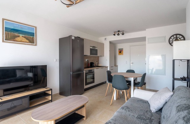 Beautiful New T2 Apartment with Garden, Parking and WIFI in Mimizan