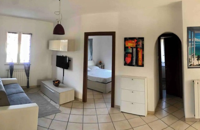 Beautiful Newly Remodeled 2Story house 5 min from beach for families and couples