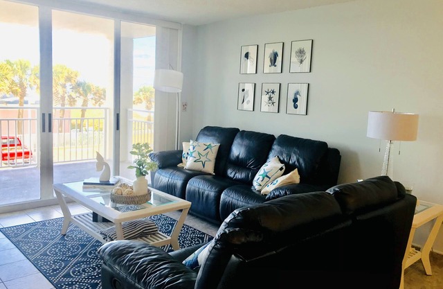 Beautiful Non Driving Beach East Wind Condo