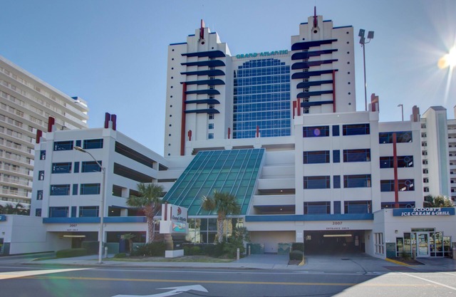 Beautiful Oceanfront, Grand Atlantic Resort, 3rd FL, Attached Parking Garage