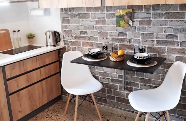 Beautiful one bedroom appartment for two or three