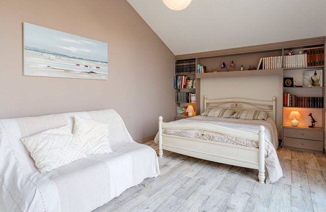 Beautiful private villa for 2 people with WIFI, TV and terrace