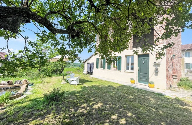 Beautiful private villa for 2 guests with WIFI, A/C, TV, patio, pets allowed and panoramic view