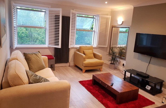 Beautiful Parkview Apartment in Seaside Eastbourne