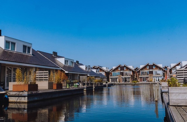 Beautiful penthouse with a view over the lake