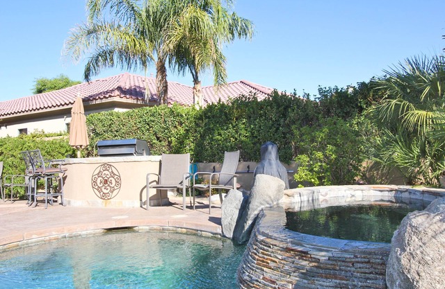 BEAUTIFUL! PGA West-Legends-Luxury-Private -3 BR 3.5 BA -Casita-Pool/Spa