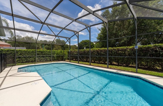 Beautiful Pool Home In Peaceful Community With Game Room & Close to Theme Parks