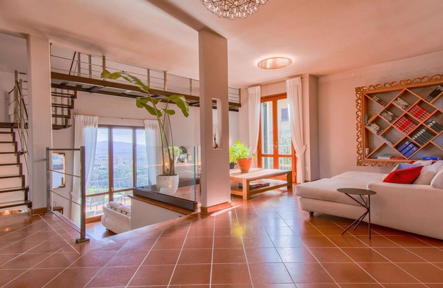 Beautiful private villa for 9 people with A/C, WIFI, private pool, TV and balcony