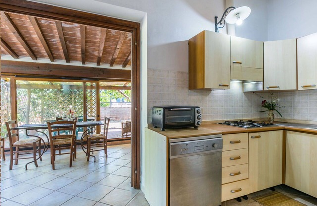 Beautiful private villa for 4 guests with private pool, TV, patio and pets allowed