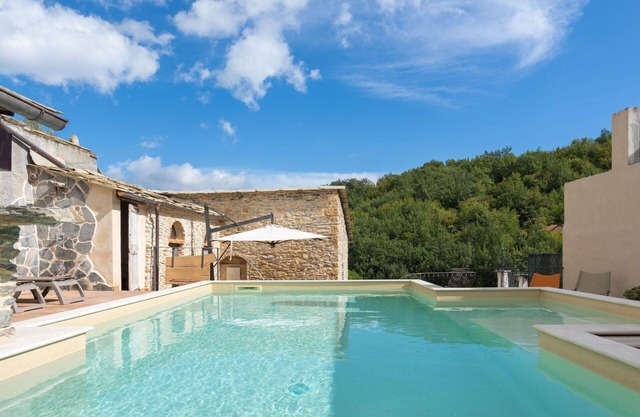 Beautiful private villa with WIFI, private pool, TV, terrace, pets allowed and panoramic view