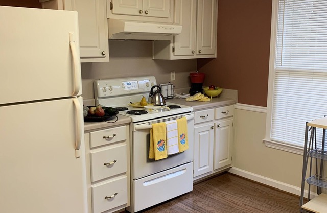 Beautiful Private Estate Cottage