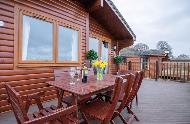 Beautiful private villa for 6 guests with WIFI, TV and balcony