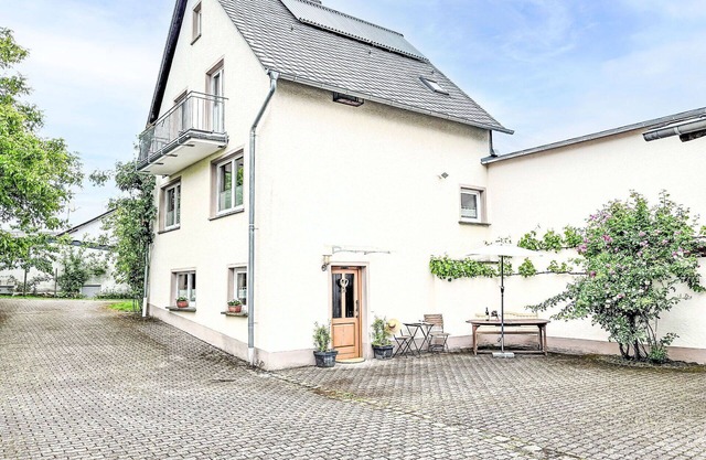 Beautiful private villa for 6 guests with WIFI, TV and terrace
