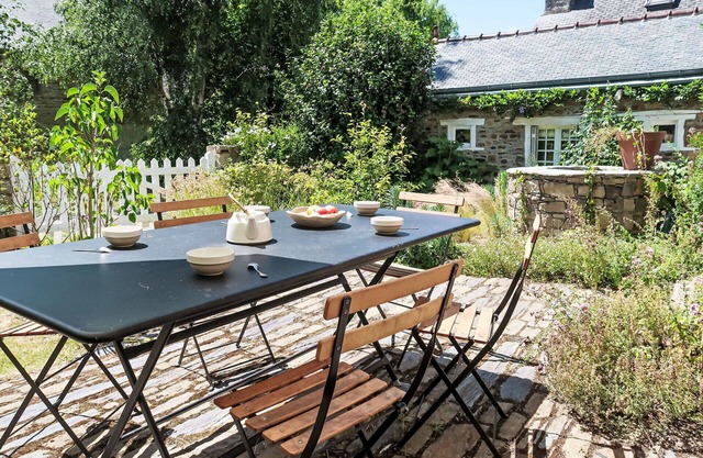 Beautiful private villa for 6 people with WIFI