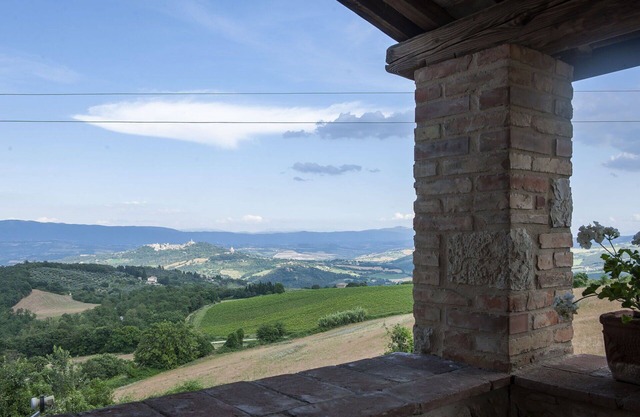 Beautiful private villa for 8 people with WIFI, private pool, TV and panoramic view
