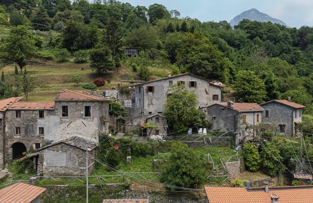 Beautiful private villa for 12 people with WIFI, TV and patio