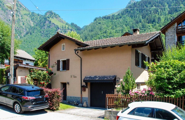 Beautiful private villa for 4 people with WIFI, TV, patio, pets allowed and panoramic view