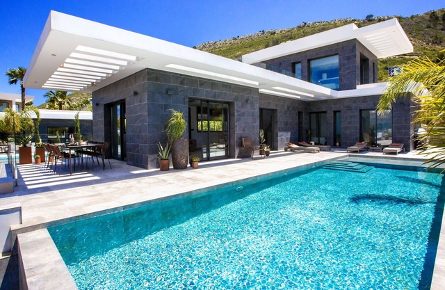 Beautiful private villa for 8 people with WIFI, A/C, private pool, TV, patio and panoramic view