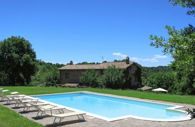 Beautiful private villa with WIFI, private pool, TV, patio, pets allowed, panoramic view and par...