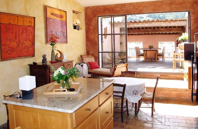 Beautiful private villa for 6 guests with A/C, WIFI, TV, terrace and pets allowed