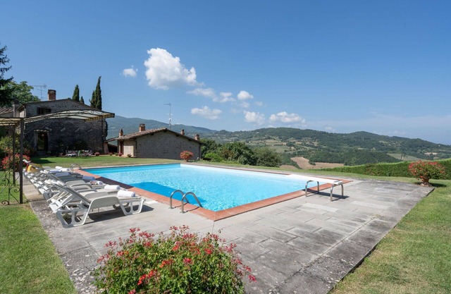 Beautiful private villa with hot tub, WIFI, private pool, A/C, TV, patio, panoramic view and par.
