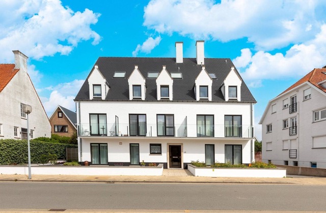 Beautiful renovated studio in Zeebrugge on the beach