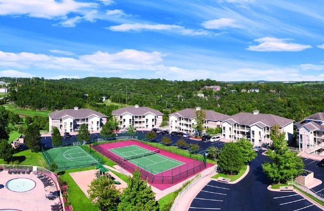 Beautiful resort in the heart of it all!