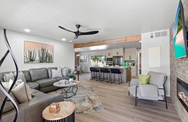 Beautiful Scottsdale home for rent 3 miles from Old Town Scottsdale.