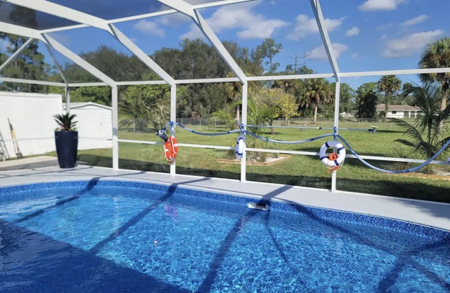 Beautiful Seasonal Home w/pool