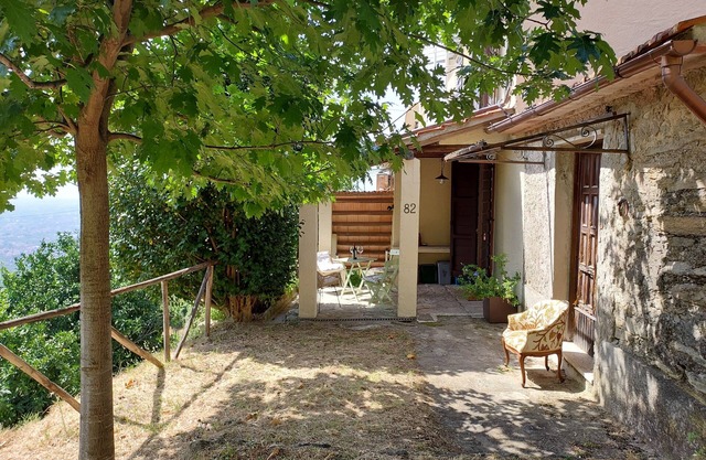 Beautiful semi-detached house, view over the coast. Air conditioning,Wi-Fi