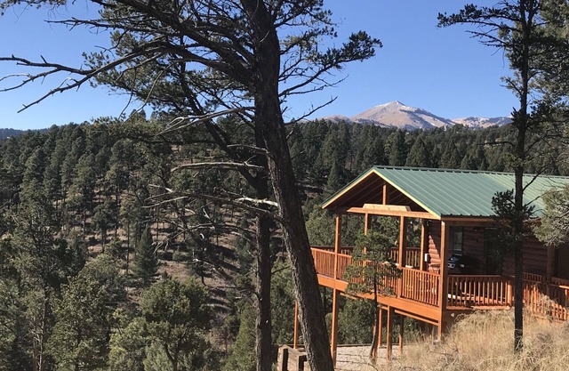 Beautiful Sierra Blanca View/Sleeps 8/Large Deck & Hot Tub/Near Ski Apache
