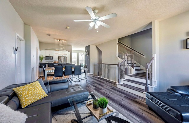 Beautiful spacious 6beds 3.5bath house