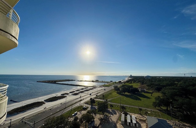 Beautiful Sunset and Gulf Views-2 bedroom/2 bathroom