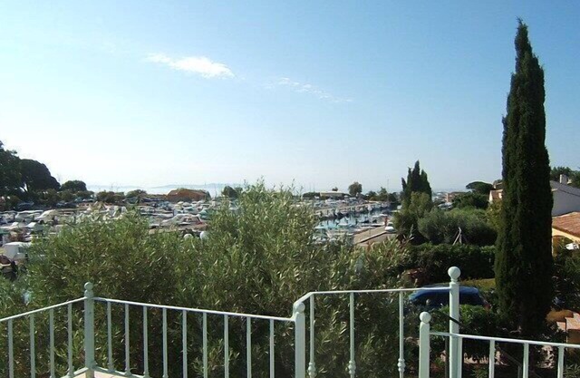 BEAUTIFUL T4 VILLA Sea/port view 6/8 sleeps ideal with friends/family Belles pres