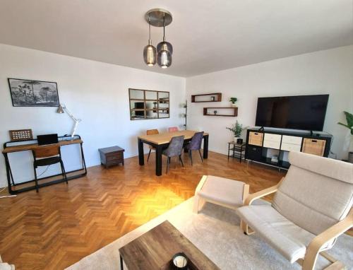 Beautiful T3, 10 min Paris, free parking