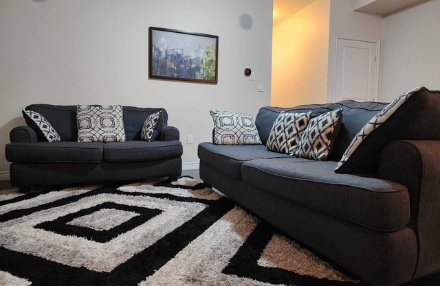 Beautiful three bedroom townhouse near downtown Kitchener.