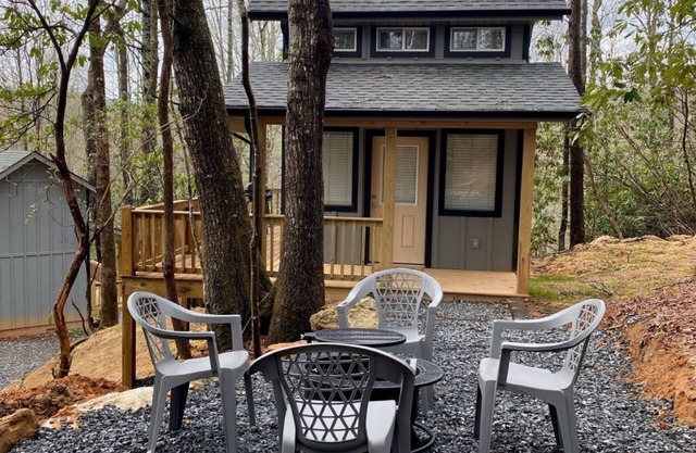 Beautiful Tiny Cabin Near Lake Nantahala and the Great Smoky Mountains
