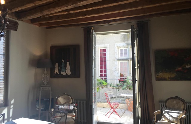 Beautiful Town House in the heart of historic city in Blois