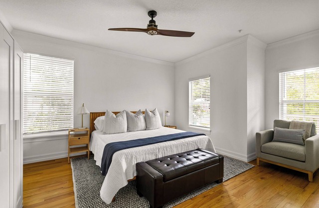 Beautiful Townhouse IN THE VERY HEART OF DT MT, DORA!