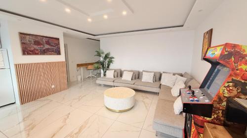 Beautiful two bedroom apartment in Paris with parking