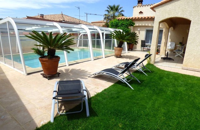 Beautiful, very comfortable traditional villa with private swimming pool for 6 people