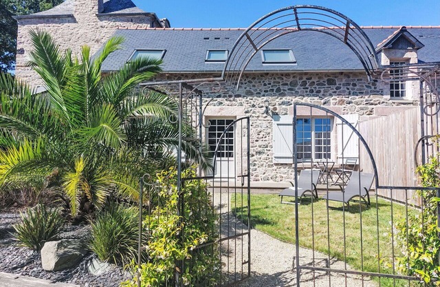 Beautiful villa for 3 guests with WIFI, TV and patio