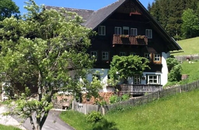 Beautiful villa for 11 people with WIFI, balcony and pets allowed
