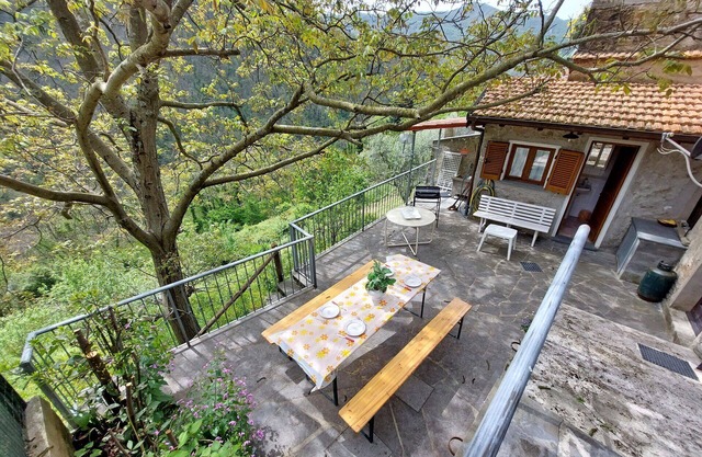Beautiful villa for 5 people with WIFI, TV and terrace, close to Forte Dei Marmi