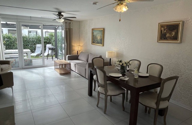 Beautiful villa for 6 guests with WIFI, TV and terrace