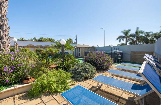 Beautiful villa for 7 people with A/C, pool, TV and patio