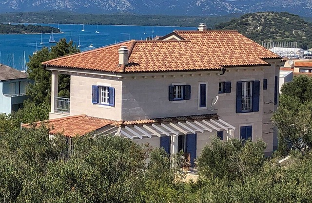 Beautiful Villa Mala Murter, with a Pool