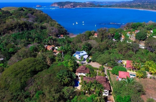 Beautiful Villa, private pool, amazing gardens! Walkable 5 bedrooms